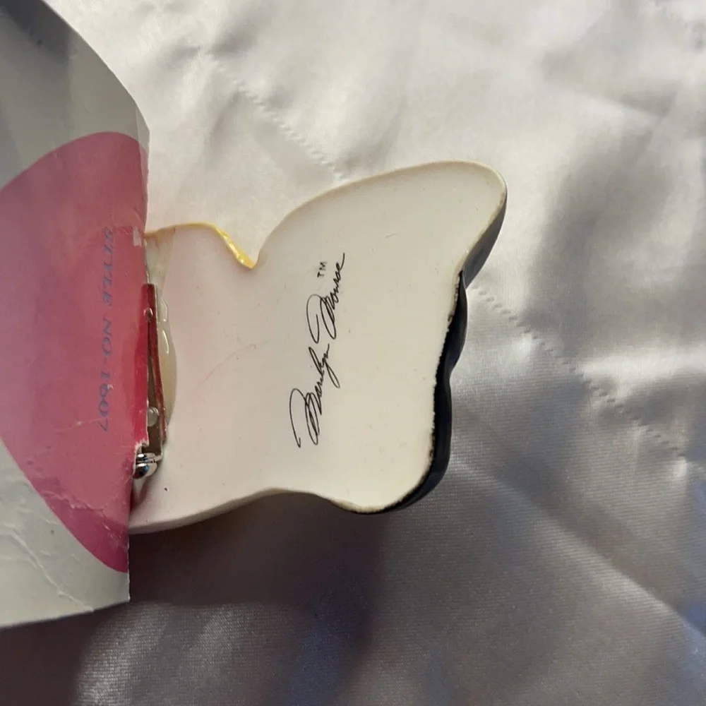 RARE -From the Estate of Marilyn Monroe 1988 Collectible Clay Art Brooch